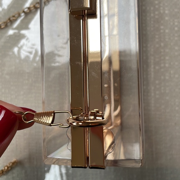 Clear Lucite Clutch With Gold Border - detachable crossbody chain - Picture 11 of 11